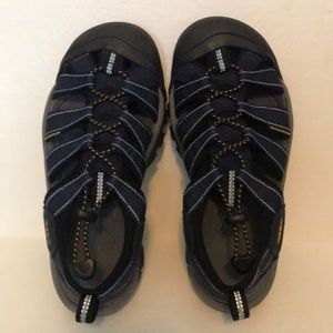 KEEN. 7 water shoe, anti odor anatomic footbed